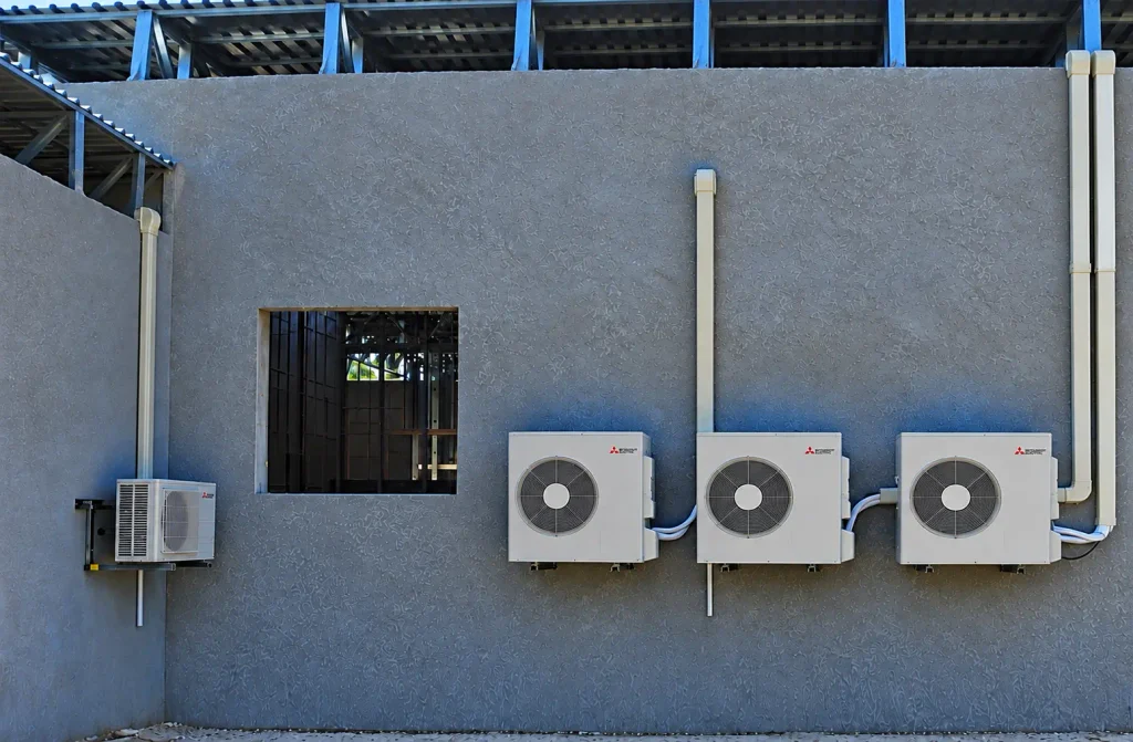 Outdoor commercial HVAC units – Service Tech HVAC repair cost in Fort Myers